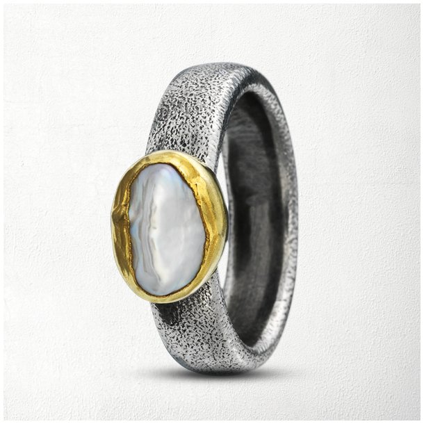 Gold-set ring