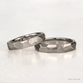 Faceteret hvidguldsring