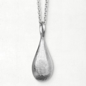 Halskde med massiv slv drbe