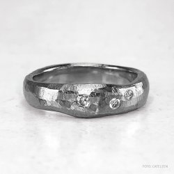 Large Organic ring med brillanter