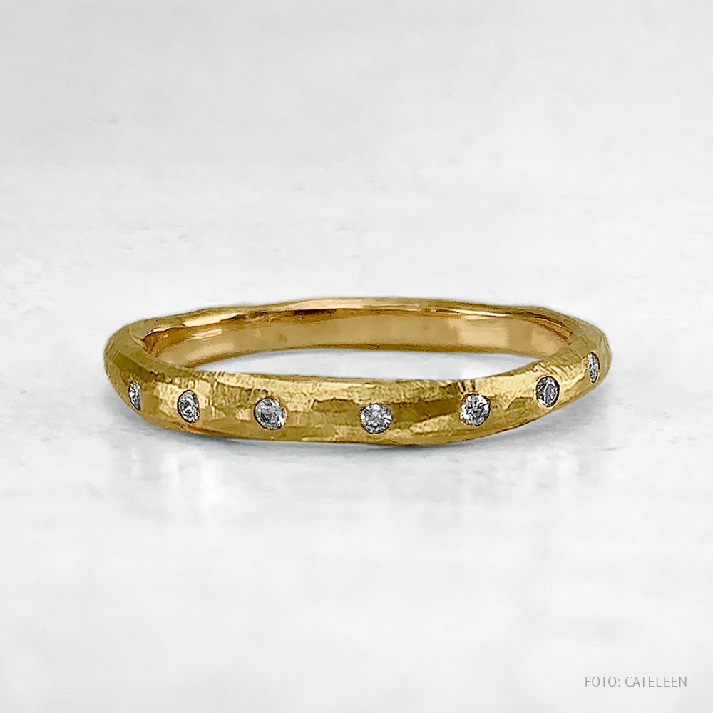 Small Organic ring med brillanter - Ringe - G-Ring