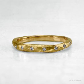 Small Organic ring med brillanter